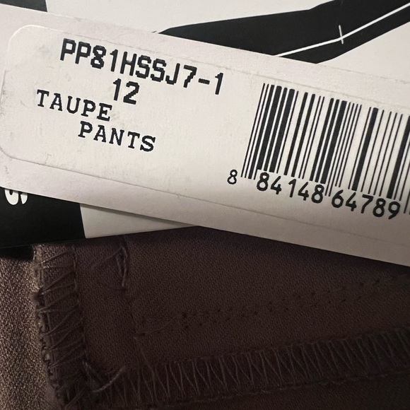 New Directions NWT women’s size 12 Taupe pull on straight leg style pants - Picture 4 of 9